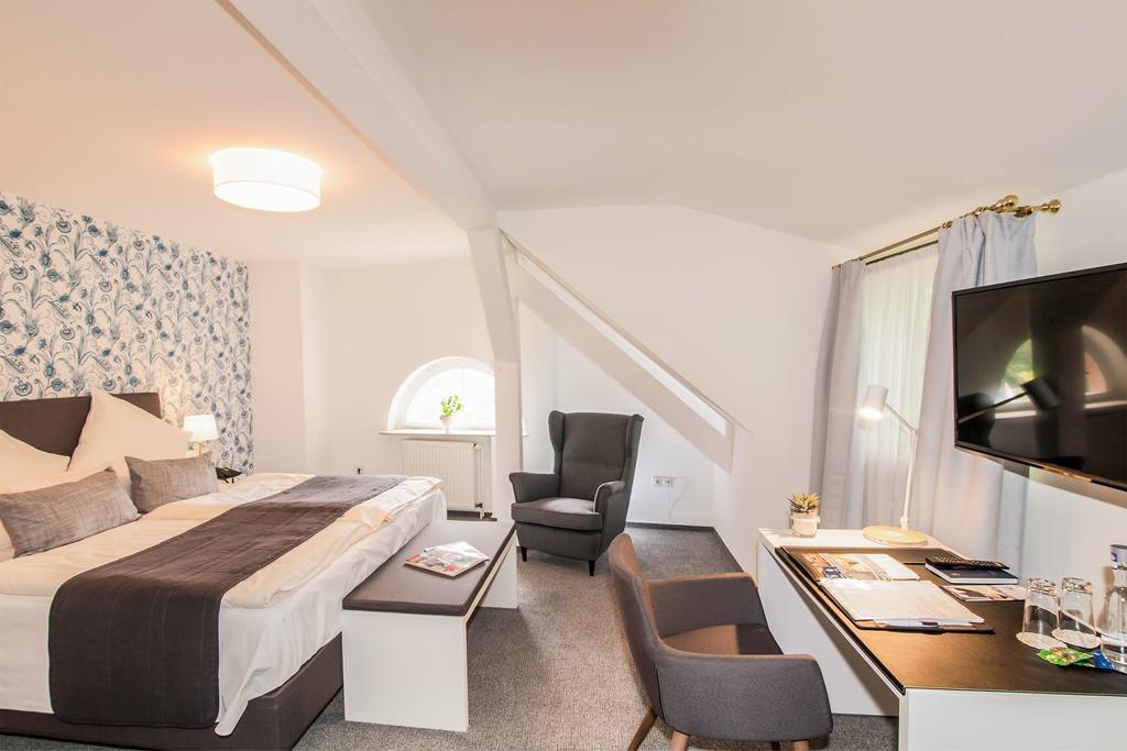 Hofgut Dippelshof Hotel- Und Restaurant Kg Mühltal Buitenkant foto