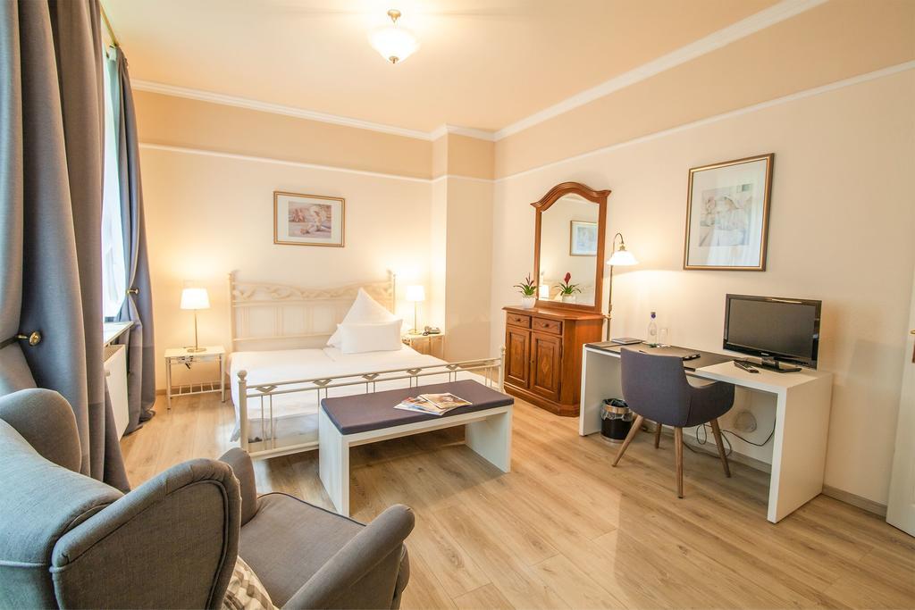 Hofgut Dippelshof Hotel- Und Restaurant Kg Mühltal Buitenkant foto